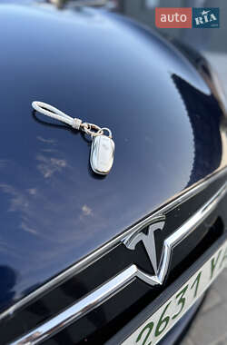 Лифтбек Tesla Model S 2013 в 