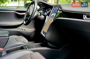 Лифтбек Tesla Model S 2017 в 
