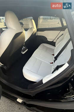 Лифтбек Tesla Model S 2022 в 
