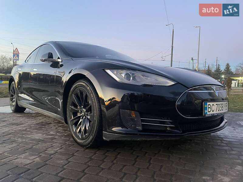 Лифтбек Tesla Model S 2014 в Львове