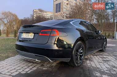 Ліфтбек Tesla Model S 2014 в 