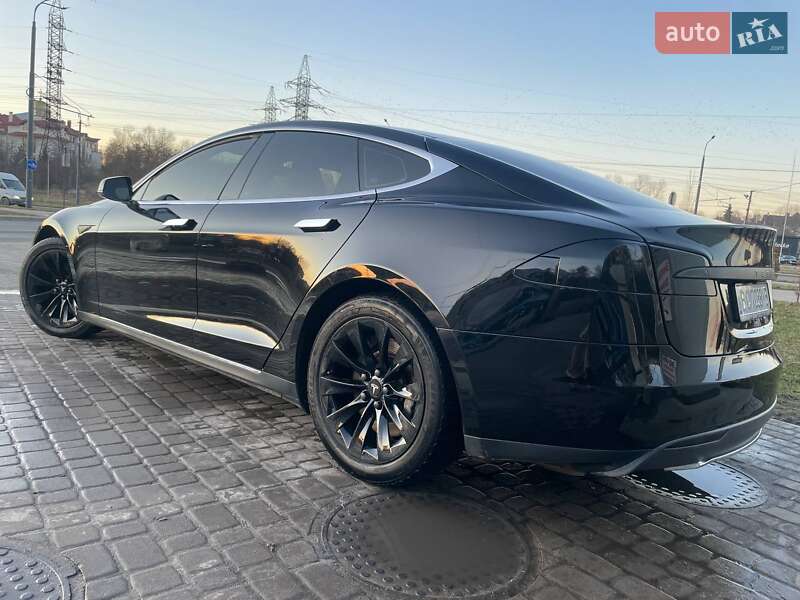 Лифтбек Tesla Model S 2014 в Львове