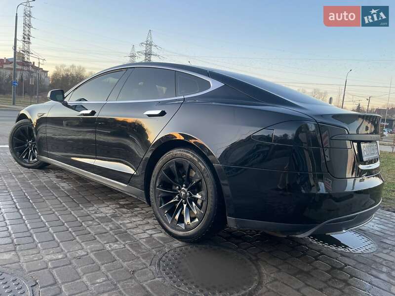 Лифтбек Tesla Model S 2014 в Львове