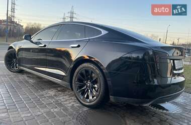 Ліфтбек Tesla Model S 2014 в 