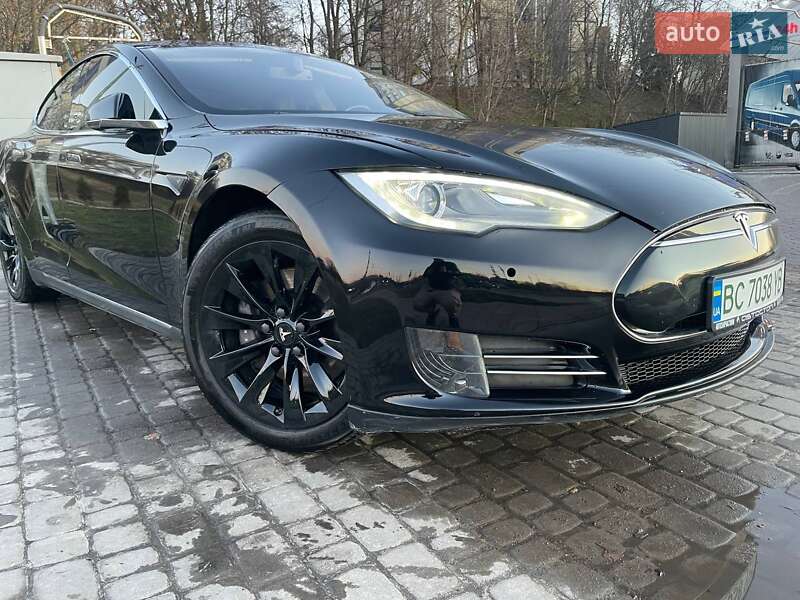 Лифтбек Tesla Model S 2014 в Львове