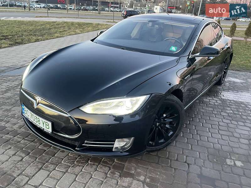 Лифтбек Tesla Model S 2014 в Львове