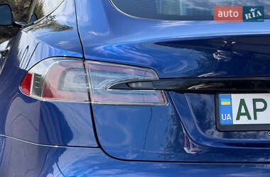 Лифтбек Tesla Model S 2022 в 