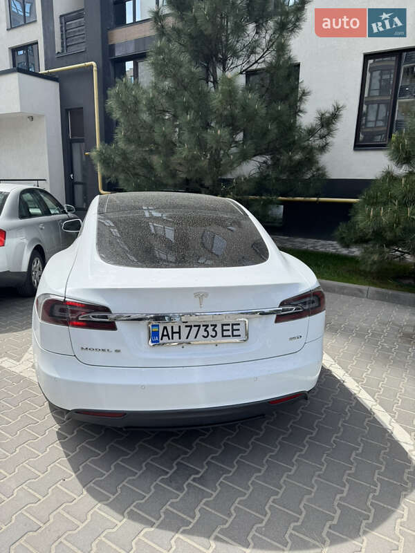 Лифтбек Tesla Model S 2015 в Софиевской Борщаговке фото 3 Лифтбек Tesla Model S 2015 в Софиевской Борщаговке