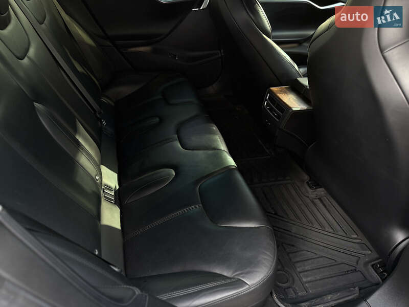 Ліфтбек Tesla Model S 2017 в Києві