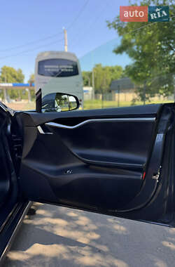 Лифтбек Tesla Model S 2014 в 