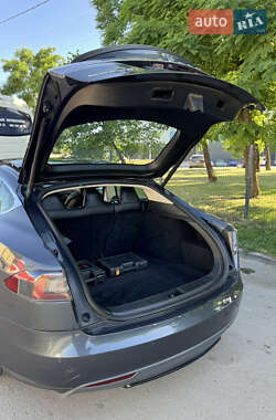 Лифтбек Tesla Model S 2014 в 