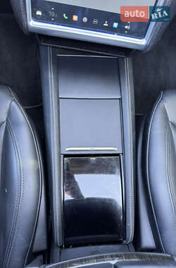 Лифтбек Tesla Model S 2014 в 
