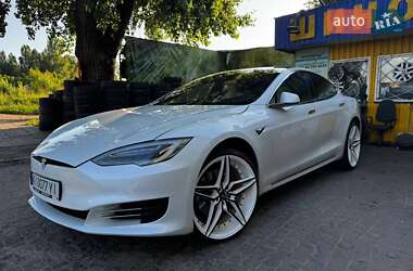 Лифтбек Tesla Model S 2020 в Киеве