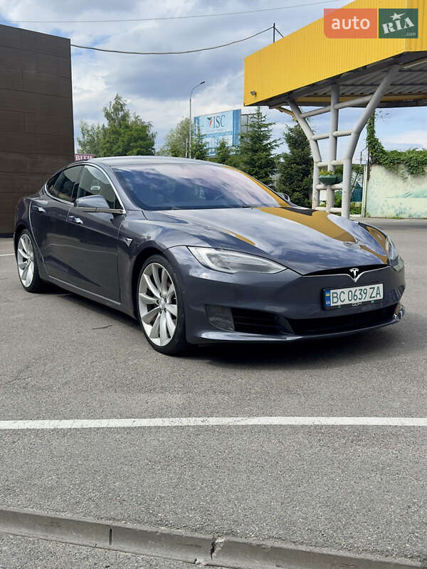 Лифтбек Tesla Model S 2017 в Киеве