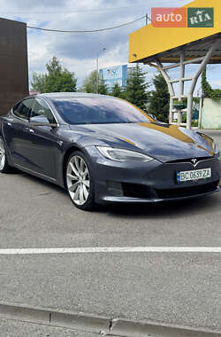 Лифтбек Tesla Model S 2017 в 