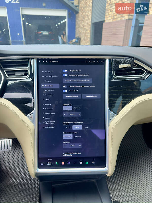 Лифтбек Tesla Model S 2017 в Киеве