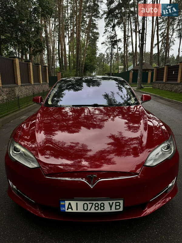 Лифтбек Tesla Model S 2014 в Киеве