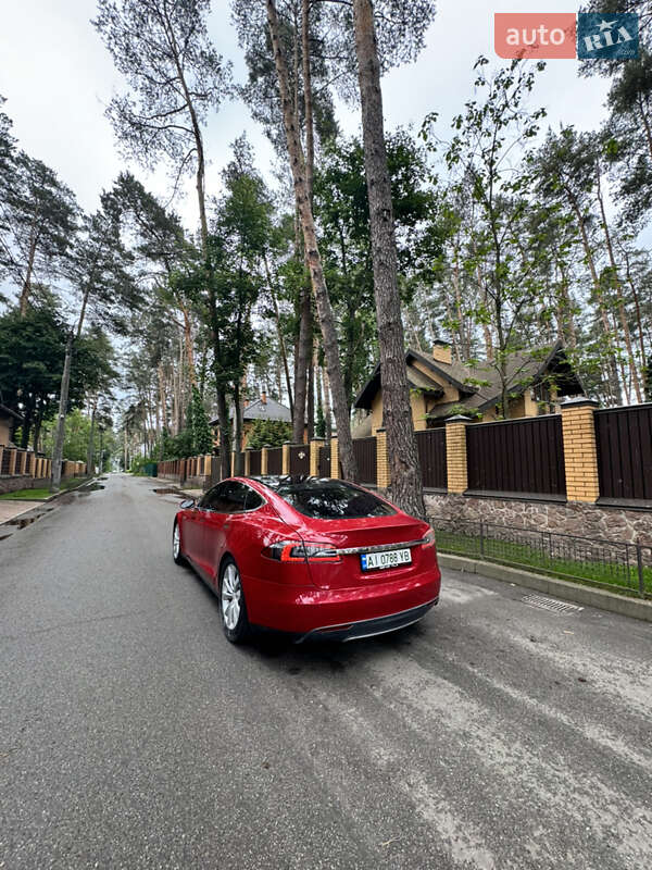 Лифтбек Tesla Model S 2014 в Киеве