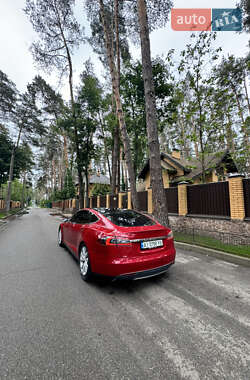 Лифтбек Tesla Model S 2014 в 