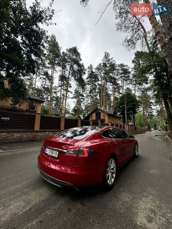 Лифтбек Tesla Model S 2014 в Киеве