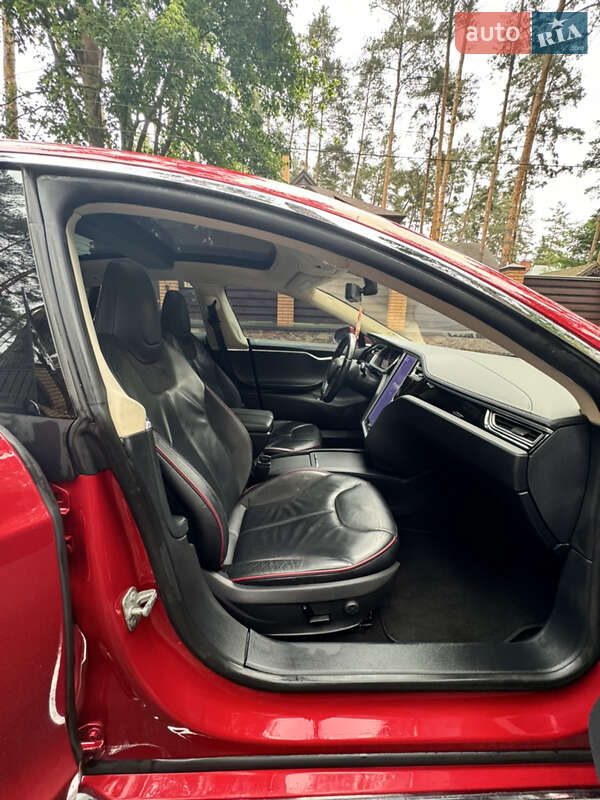 Лифтбек Tesla Model S 2014 в Киеве