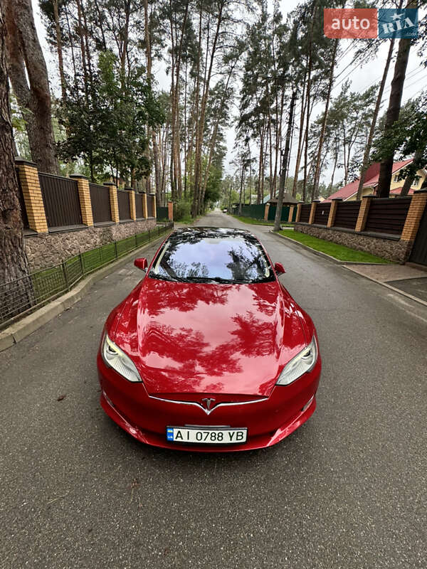 Лифтбек Tesla Model S 2014 в Киеве