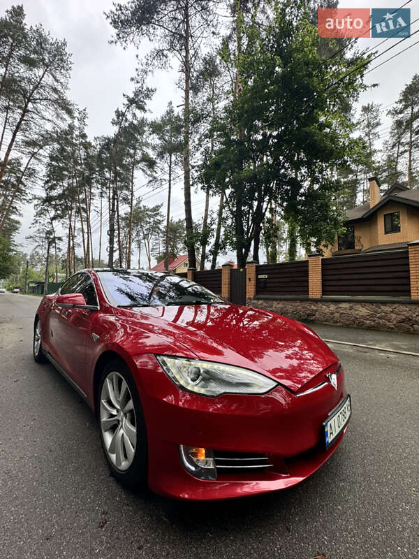 Лифтбек Tesla Model S 2014 в Киеве