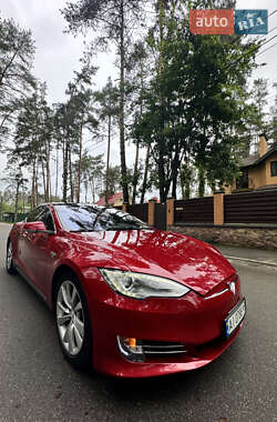 Лифтбек Tesla Model S 2014 в 