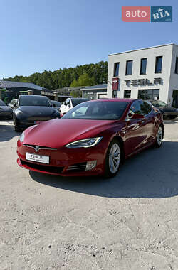 Лифтбек Tesla Model S 2017 в 