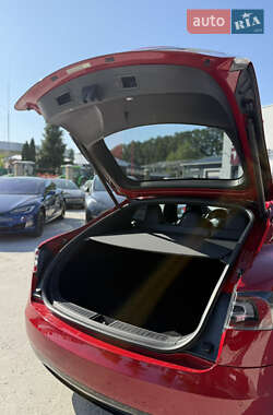 Лифтбек Tesla Model S 2017 в 