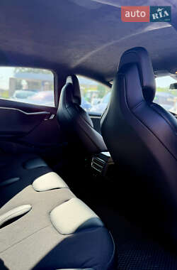 Лифтбек Tesla Model S 2017 в 