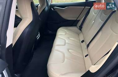 Лифтбек Tesla Model S 2015 в 