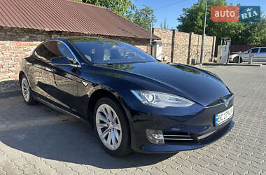 Лифтбек Tesla Model S 2015 в Львове