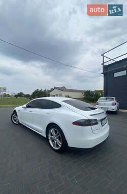 Лифтбек Tesla Model S 2014 в 
