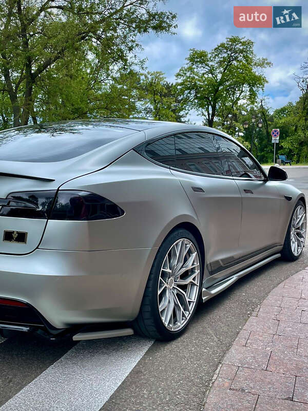 Лифтбек Tesla Model S 2021 в Одессе