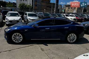 Лифтбек Tesla Model S 2016 в 