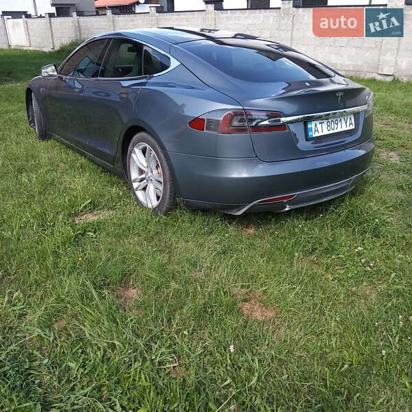 Лифтбек Tesla Model S 2014 в Ивано-Франковске