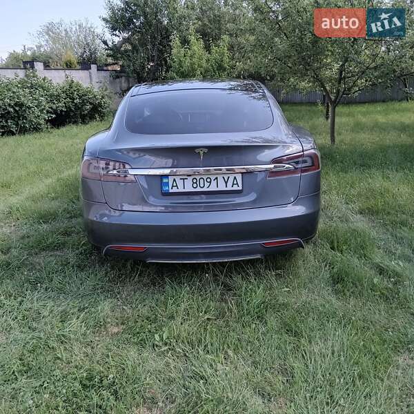 Лифтбек Tesla Model S 2014 в Ивано-Франковске