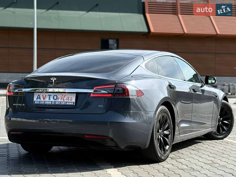 Лифтбек Tesla Model S 2017 в Кривом Роге