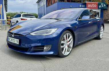 Лифтбек Tesla Model S 2019 в 