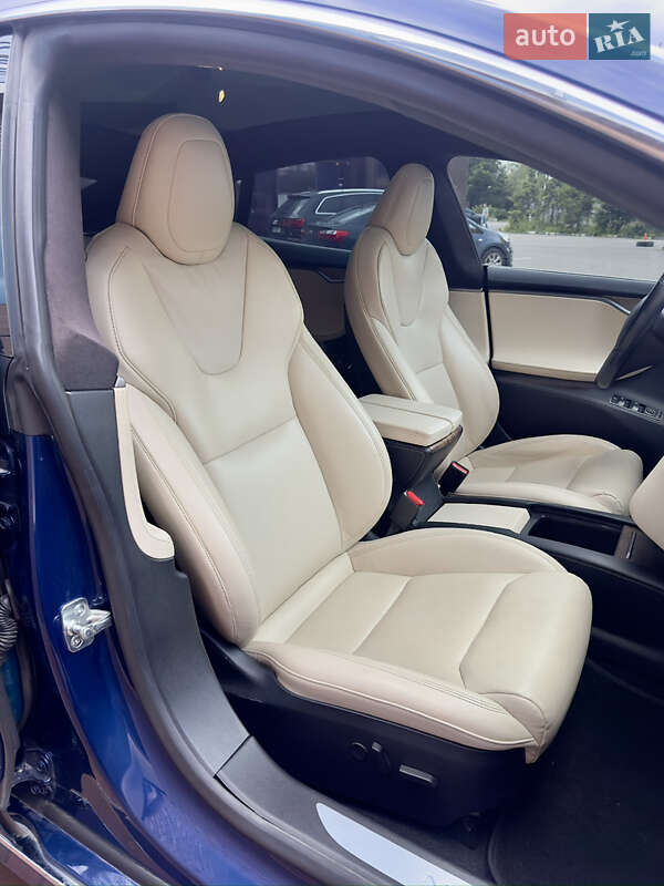 Лифтбек Tesla Model S 2019 в Киеве