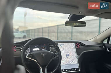 Лифтбек Tesla Model S 2016 в 
