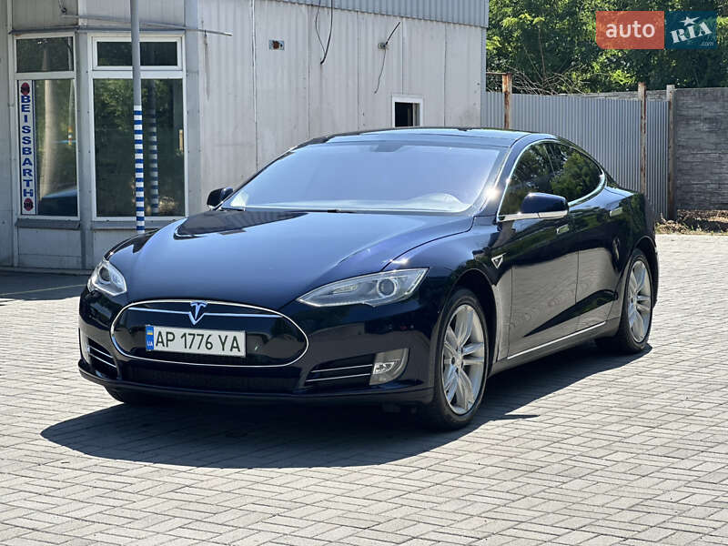 Лифтбек Tesla Model S 2013 в Запорожье