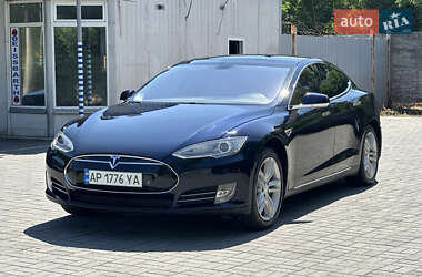 Лифтбек Tesla Model S 2013 в 