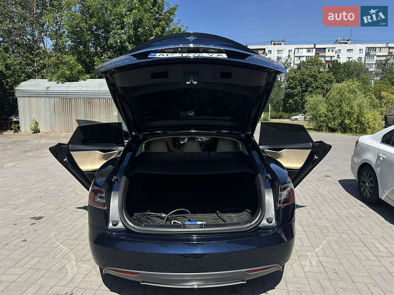 Лифтбек Tesla Model S 2013 в Запорожье