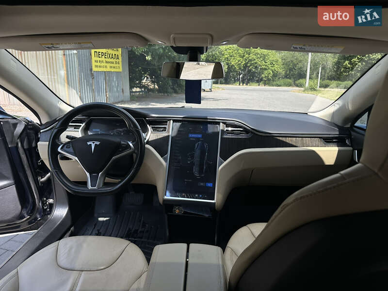 Лифтбек Tesla Model S 2013 в Запорожье