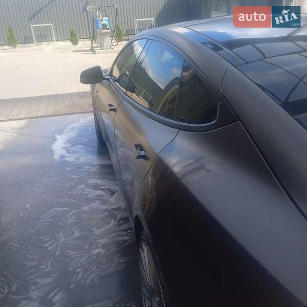 Лифтбек Tesla Model S 2014 в Фастове