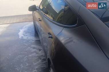 Лифтбек Tesla Model S 2014 в 
