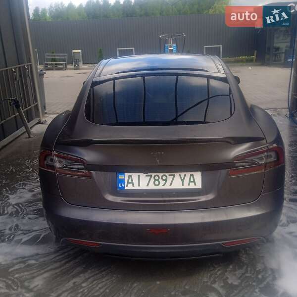 Лифтбек Tesla Model S 2014 в Фастове