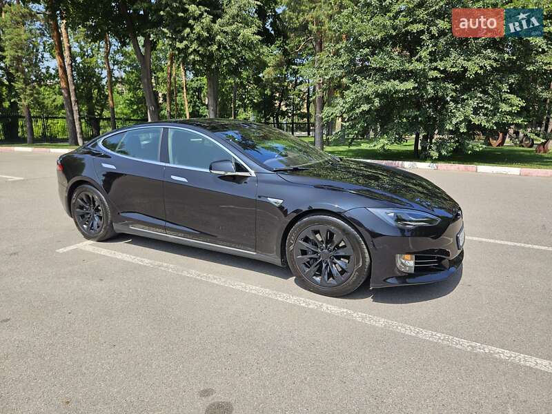 Лифтбек Tesla Model S 2015 в Харькове